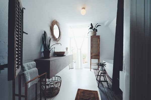 Medium property photo - Kanaalweg, 2584 CN Den Haag